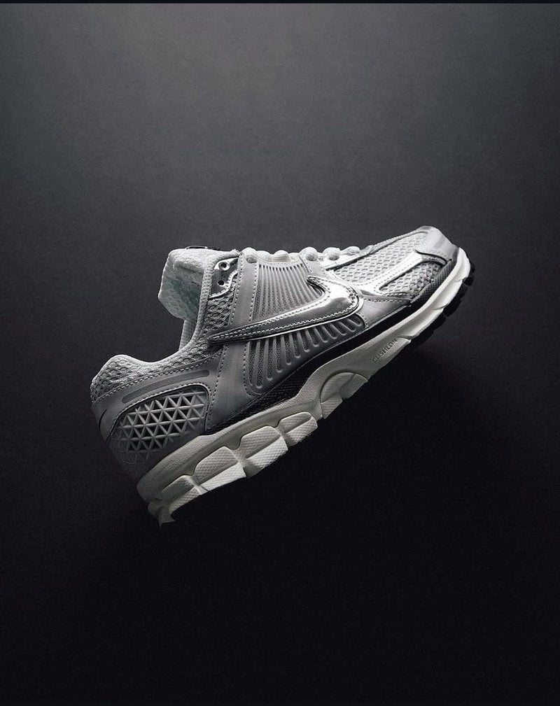 Tenis Nike Vomero  Blanco Plata - Edición Limitada